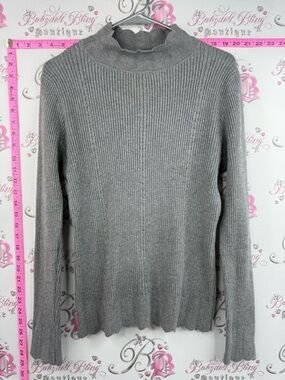 Vila Milano Italy shirt turtleneck Scalloped Hem Ribbed Mock Neck Sweater - Gray